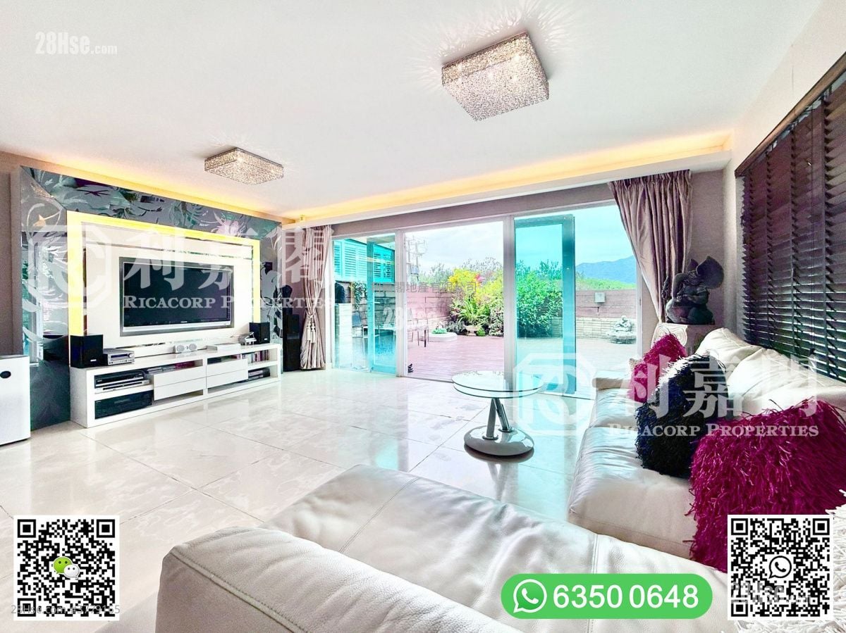 Sai Sha Road Village Sell 4 Bedrooms , 3 Bathrooms 2,100 ft²