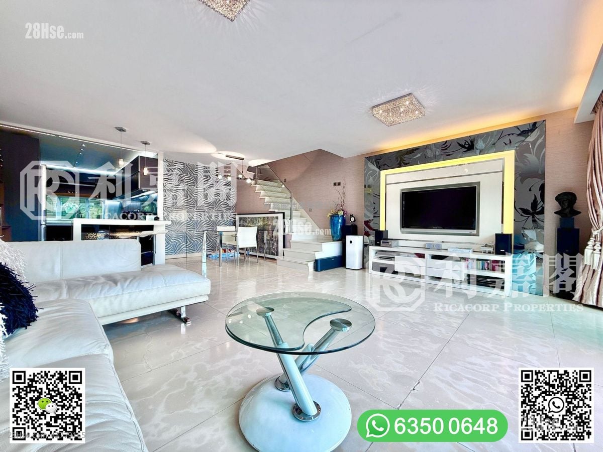 Sai Sha Road Village Sell 4 Bedrooms , 3 Bathrooms 2,100 ft²