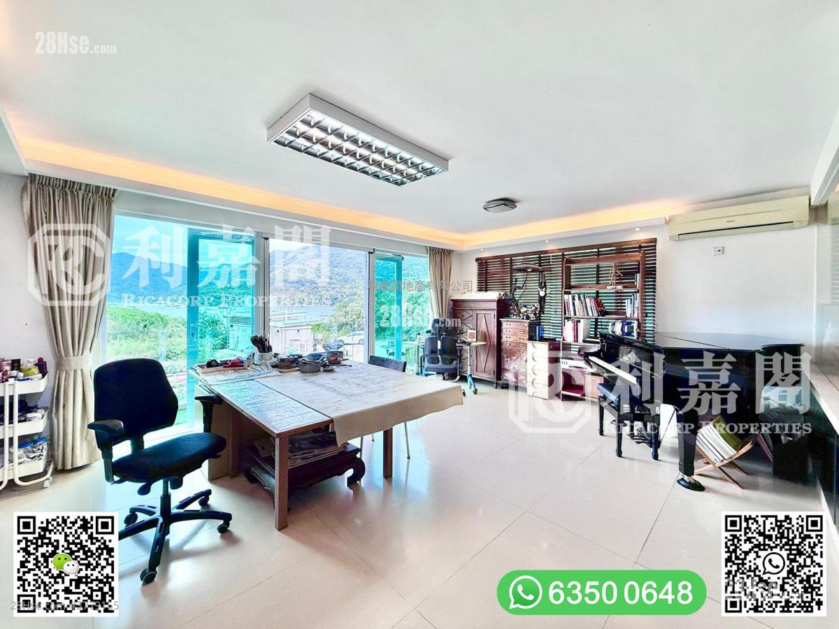 Sai Sha Road Village Sell 4 Bedrooms , 3 Bathrooms 2,100 ft²