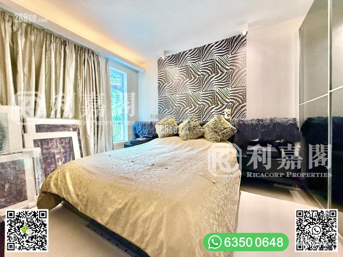Sai Sha Road Village Sell 4 Bedrooms , 3 Bathrooms 2,100 ft²