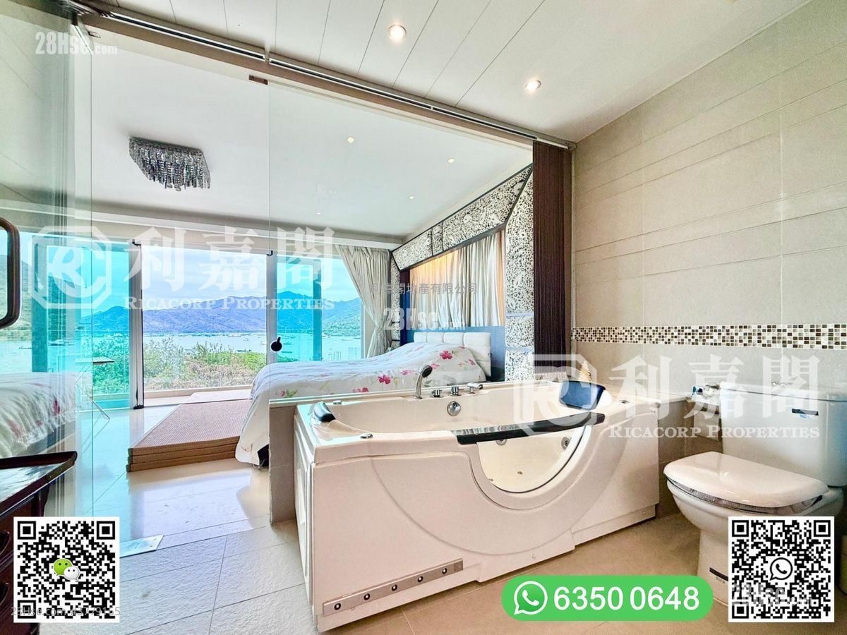 Sai Sha Road Village Sell 4 Bedrooms , 3 Bathrooms 2,100 ft²