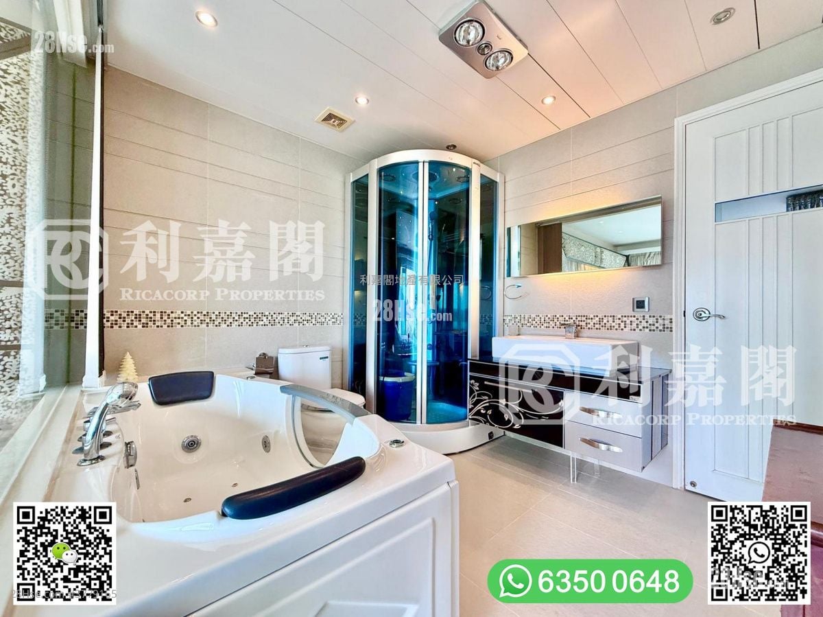 Sai Sha Road Village Sell 4 Bedrooms , 3 Bathrooms 2,100 ft²