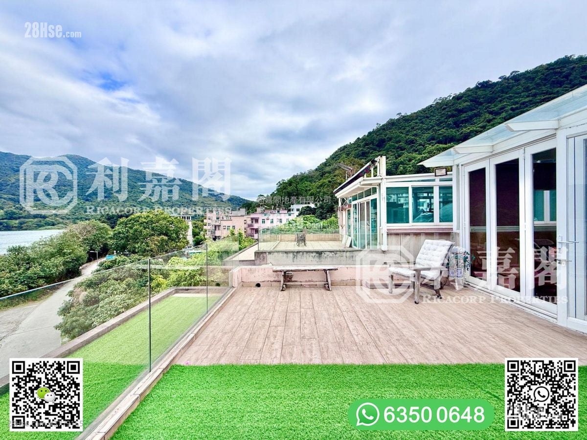 Sai Sha Road Village Sell 4 Bedrooms , 3 Bathrooms 2,100 ft²