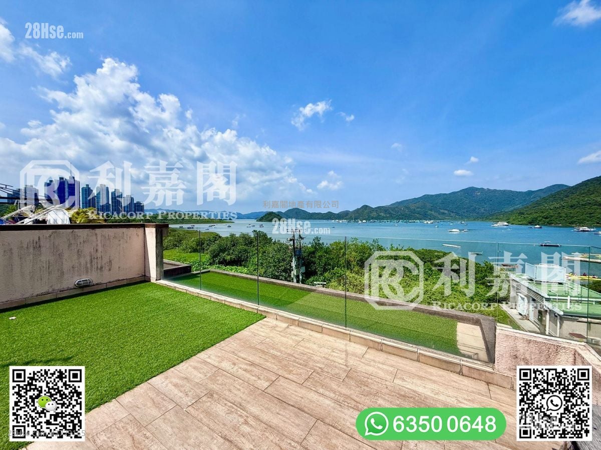 Sai Sha Road Village Sell 4 Bedrooms , 3 Bathrooms 2,100 ft²