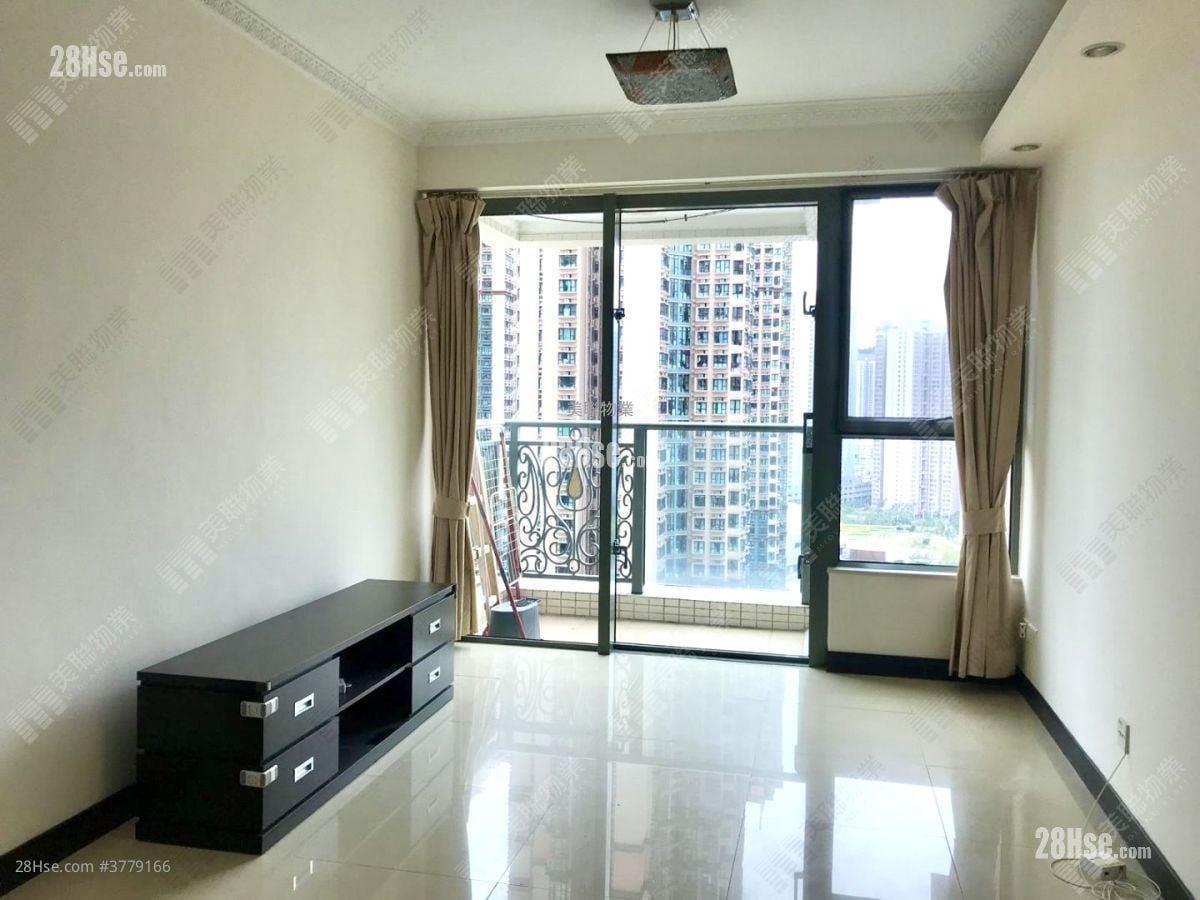 Residence Oasis Sell 3 Bedrooms , 2 Bathrooms 745 ft²