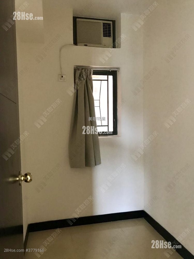 Residence Oasis Sell 3 Bedrooms , 2 Bathrooms 745 ft²