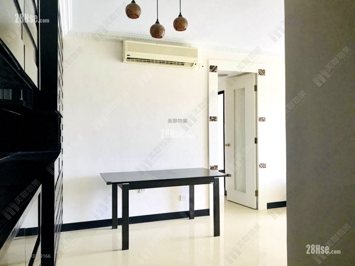 Residence Oasis Sell 3 Bedrooms , 2 Bathrooms 745 ft²