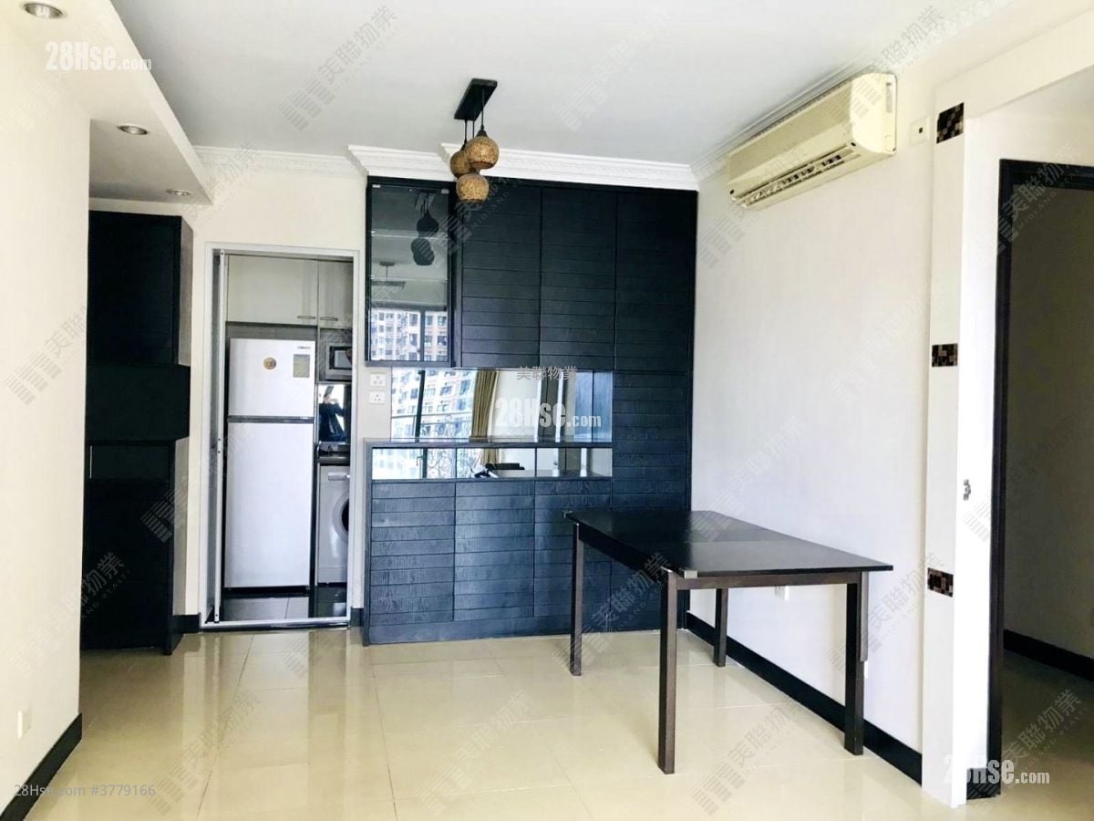 Residence Oasis Sell 3 Bedrooms , 2 Bathrooms 745 ft²