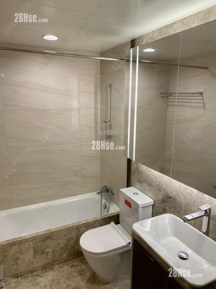 Sea To Sky 售盘 4 房 , 3 浴室 1,057 平方尺