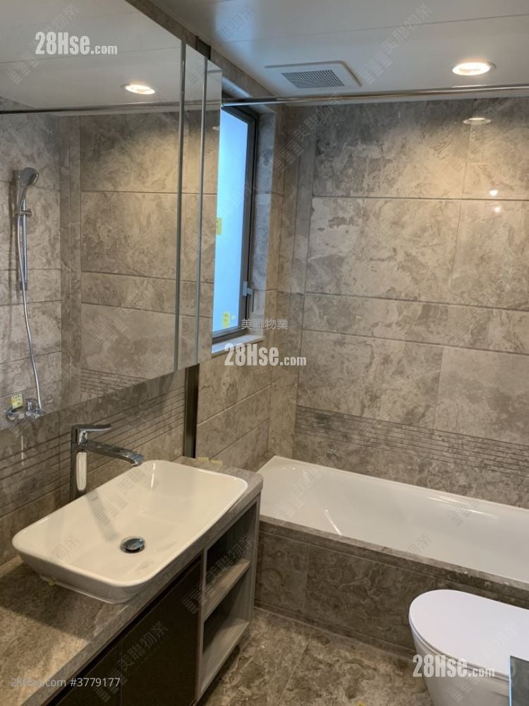 Sea To Sky 售盘 4 房 , 3 浴室 1,057 平方尺