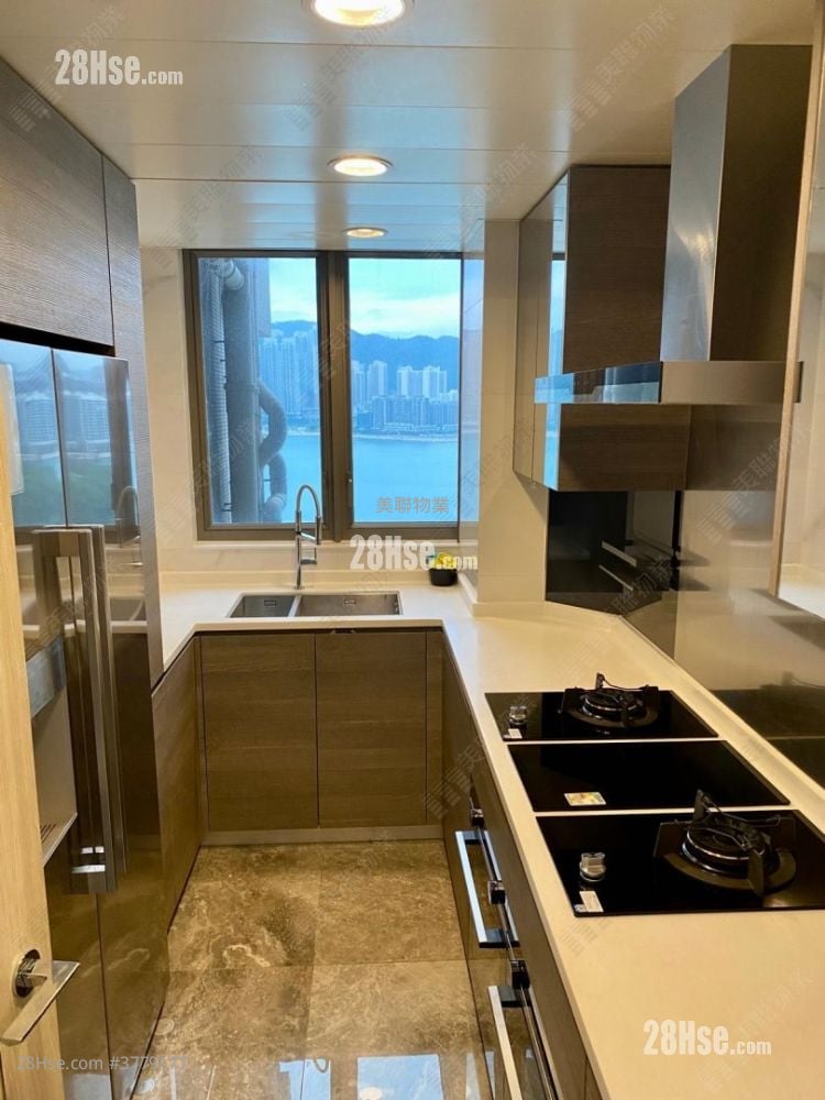 Sea To Sky 售盘 4 房 , 3 浴室 1,057 平方尺