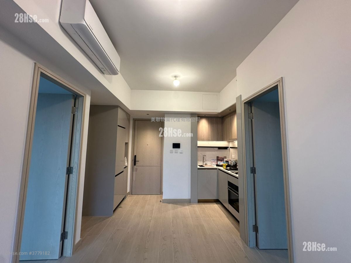 Gold Coast Bay Sell 2 Bedrooms 417 ft²