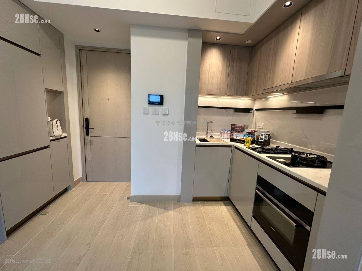 Gold Coast Bay Sell 2 Bedrooms 417 ft²