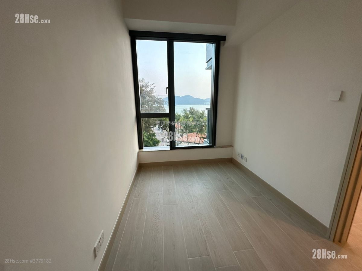 Gold Coast Bay Sell 2 Bedrooms 417 ft²