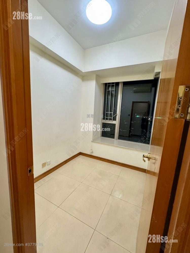 万景峯 售盘 4 房 , 2 浴室 741 平方尺