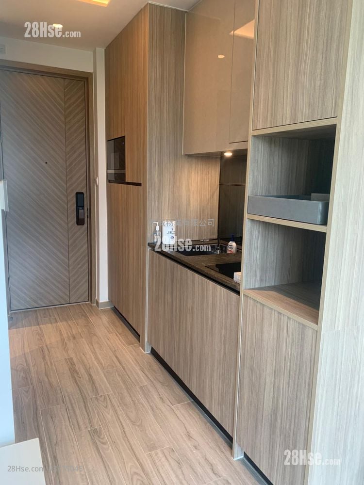 Novum East Sell Studio , 1 Bathroom 214 ft²