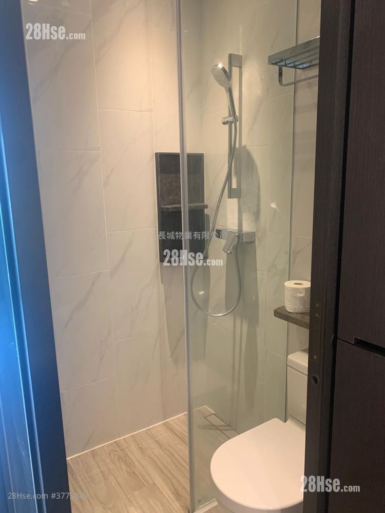 Novum East Sell Studio , 1 Bathroom 214 ft²