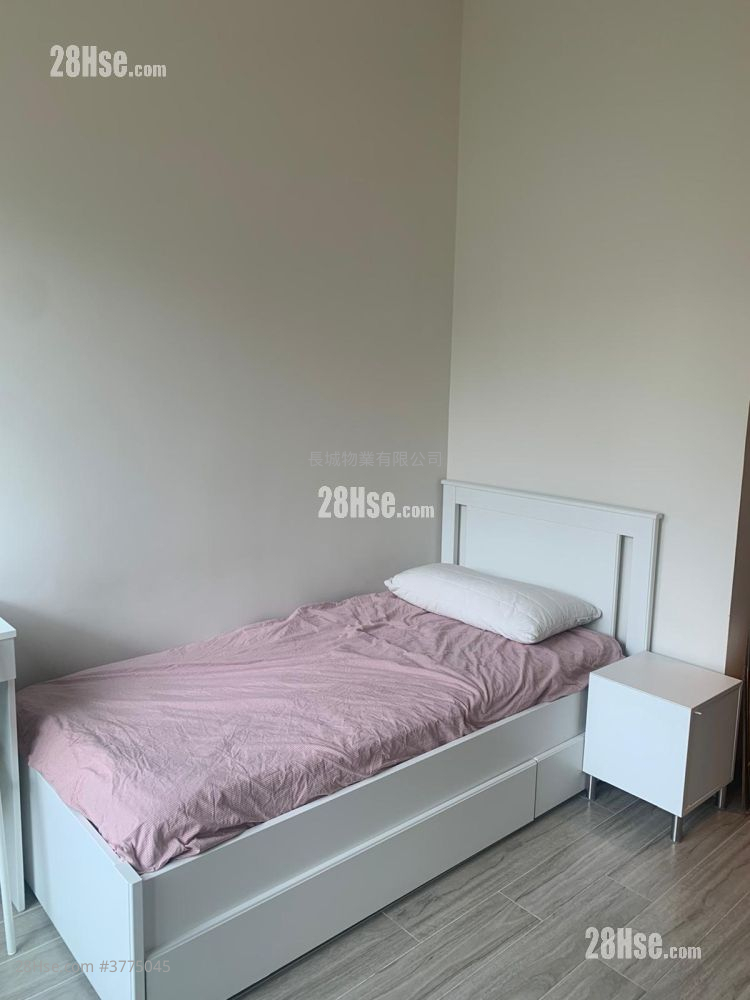 Novum East Sell Studio , 1 Bathroom 214 ft²