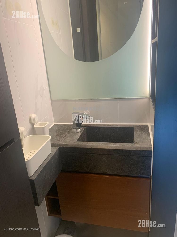 Novum East Sell Studio , 1 Bathroom 214 ft²