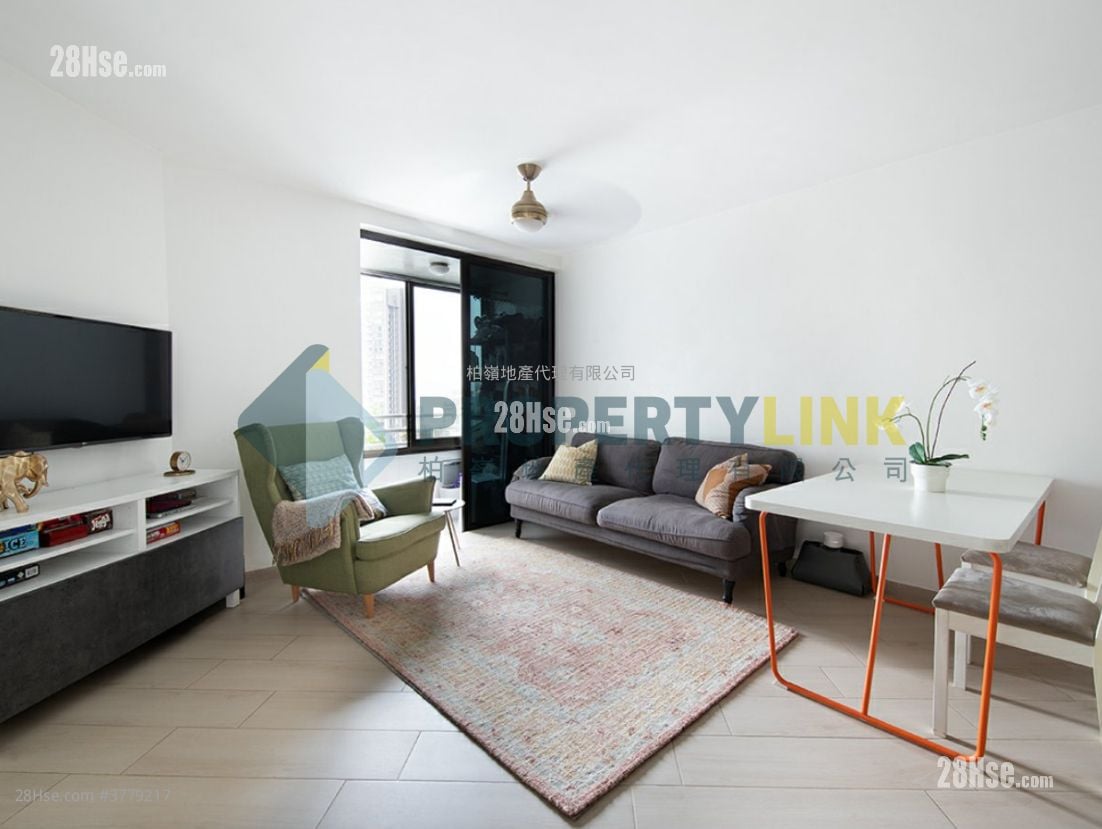 Euston Court Sell 2 Bedrooms , 2 Bathrooms 775 ft²