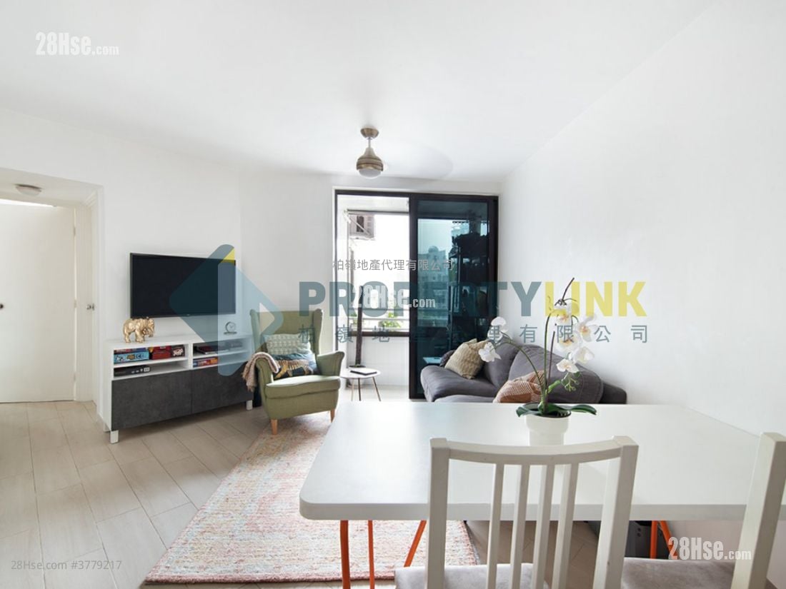 Euston Court Sell 2 Bedrooms , 2 Bathrooms 775 ft²