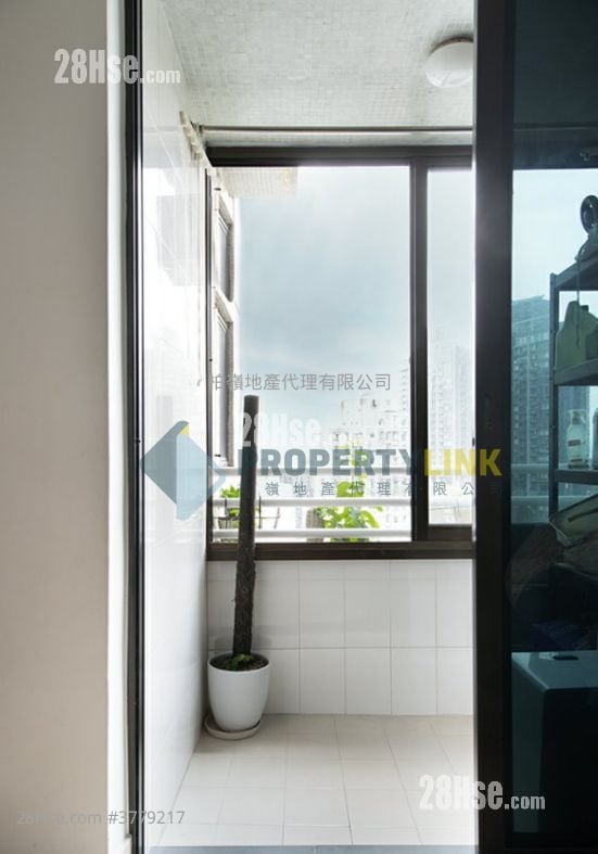 Euston Court Sell 2 Bedrooms , 2 Bathrooms 775 ft²