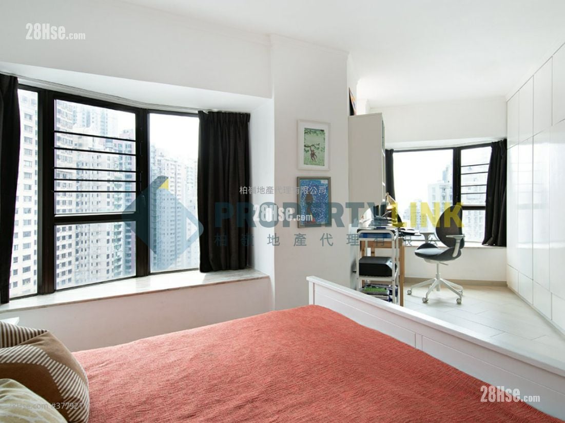 Euston Court Sell 2 Bedrooms , 2 Bathrooms 775 ft²