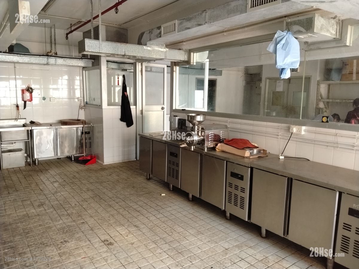 Kingley Industrial Building Rental 1,300 ft²