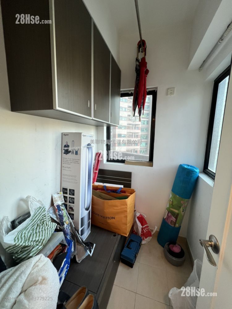 servant’s room: Ocean Pointe Sell 3 Bedrooms , 2 Bathrooms 753 ft²