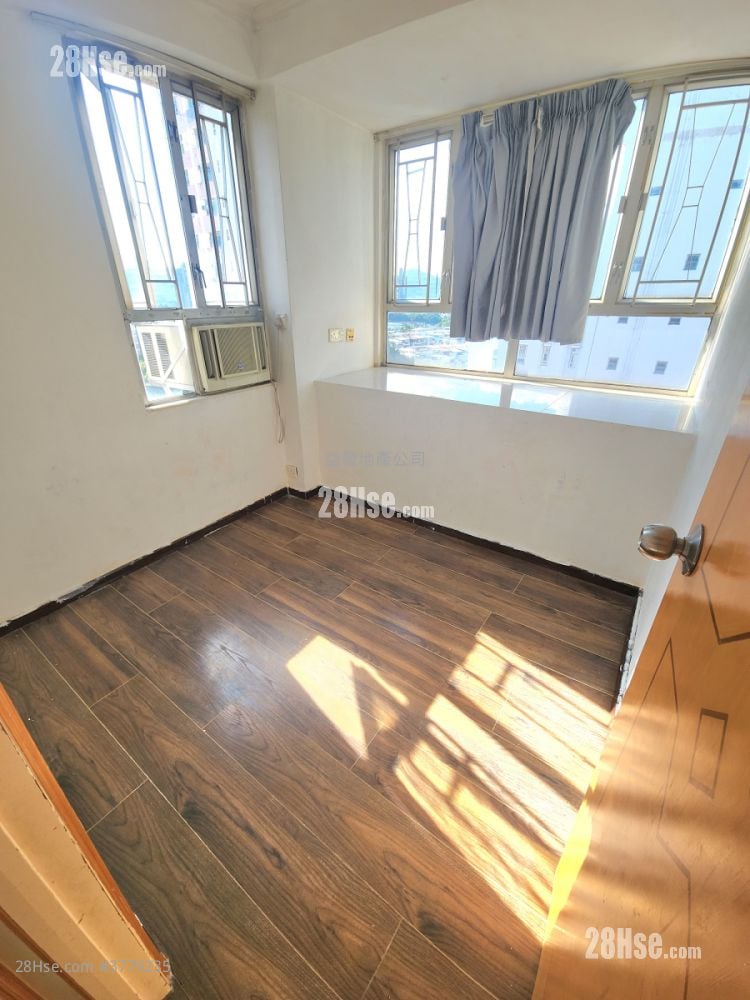 Ho Wang Building Sell 2 Bedrooms , 1 Bathroom 281 ft²