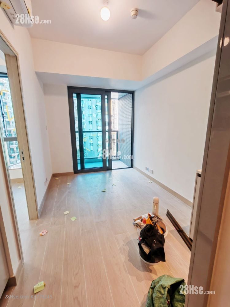 Gold Coast Bay Sell 1 Bedroom , 1 Bathroom 312 ft²