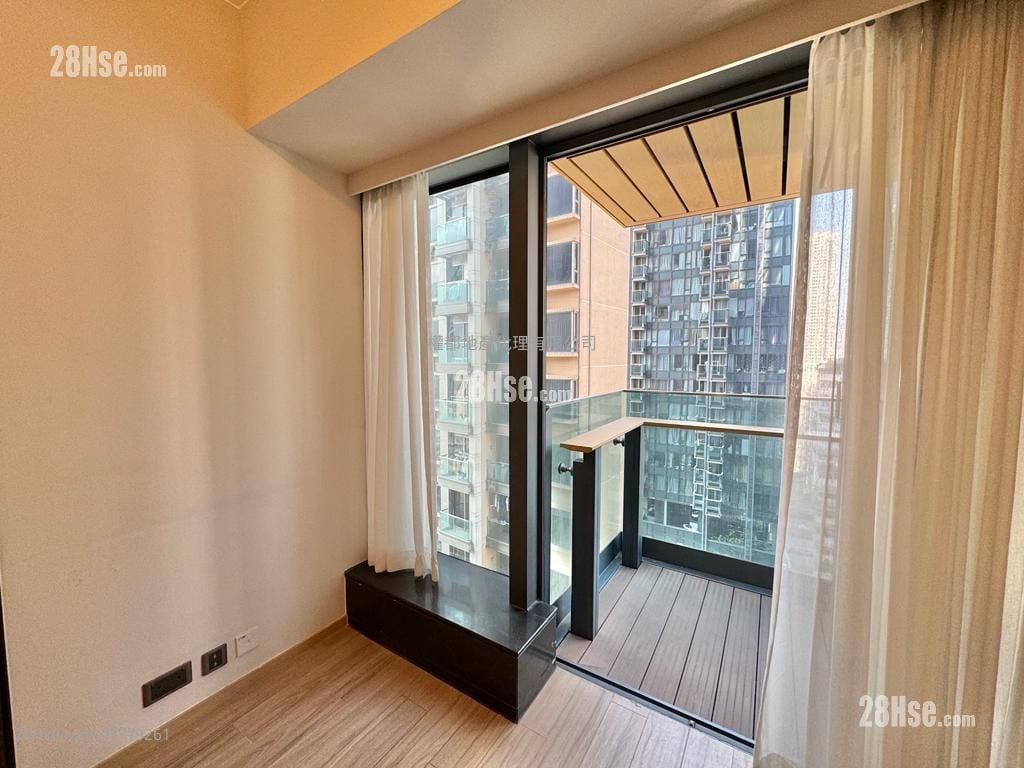 Cetus Square Mile Rental 1 Bedroom , 1 Bathroom 251 ft²
