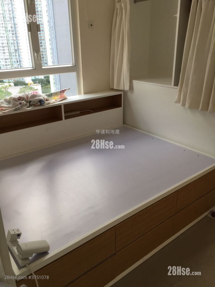 Lee Ga Building Sell 1 Bedroom , 1 Bathroom 300 ft²