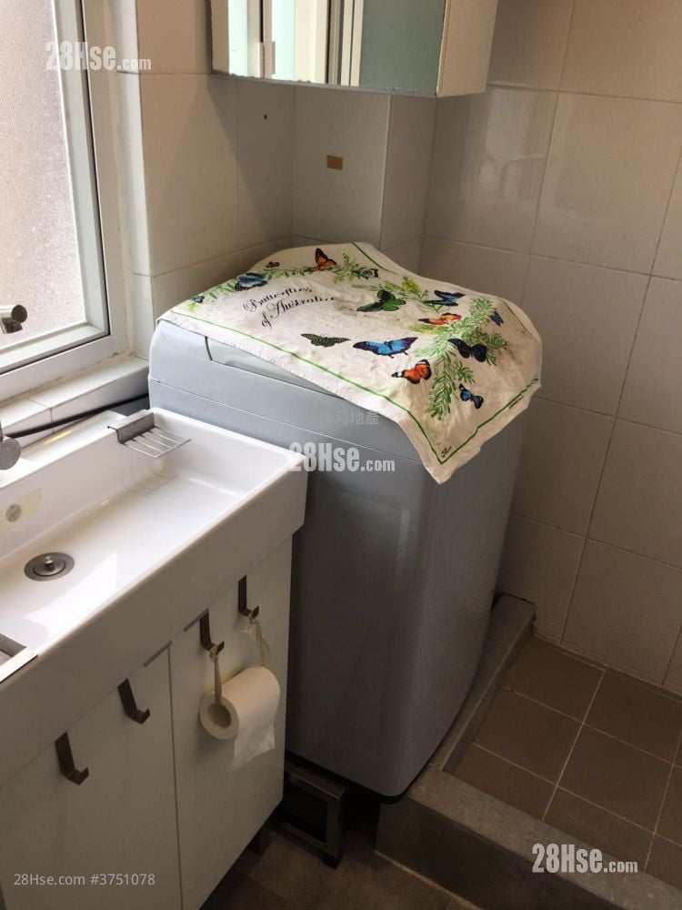 Lee Ga Building Sell 1 Bedroom , 1 Bathroom 300 ft²