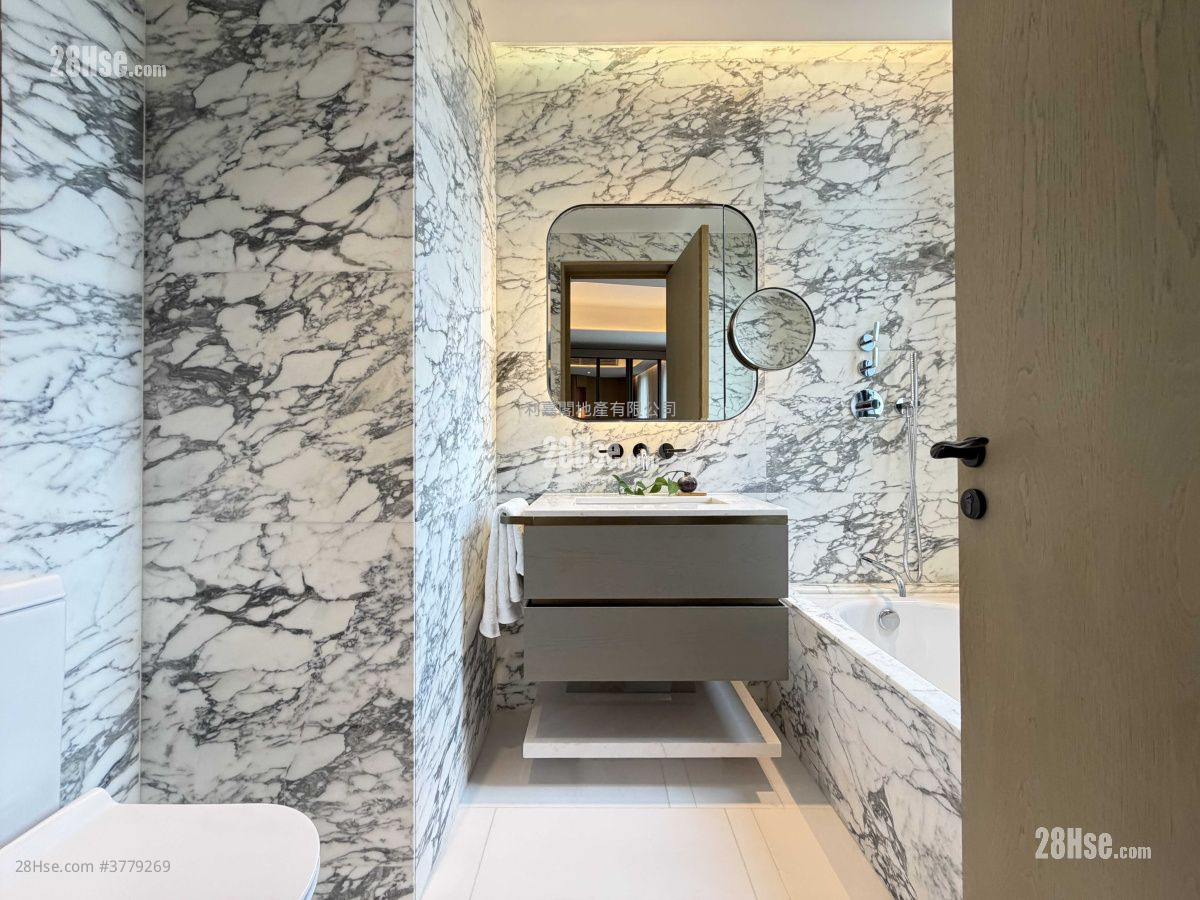 澐沣 售盘 4 房 , 3 浴室 2,305 平方尺