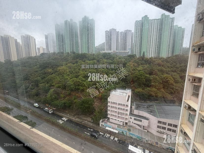 Yau Chui Court Sell 2 Bedrooms , 1 Bathroom 400 ft²