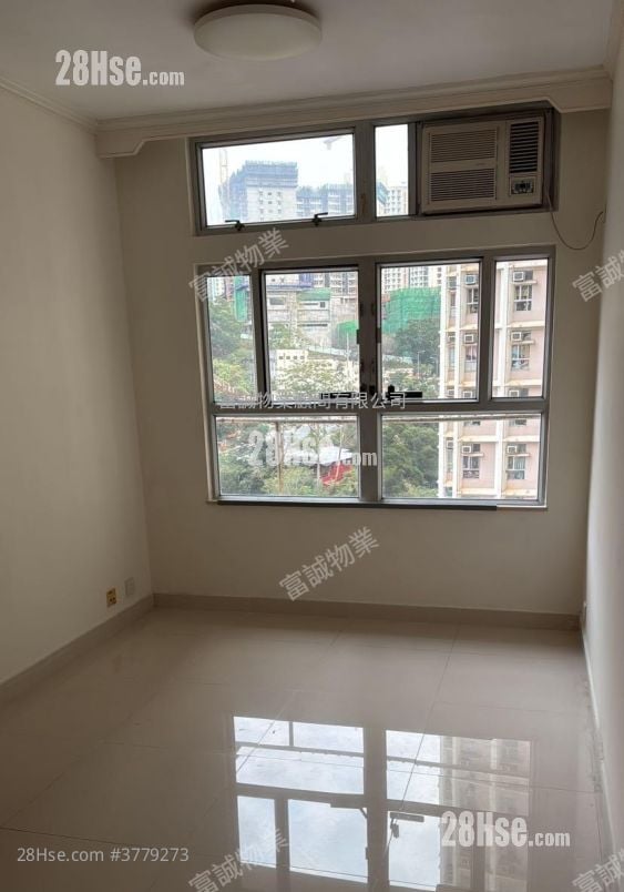 Yau Chui Court Sell 2 Bedrooms , 1 Bathroom 400 ft²