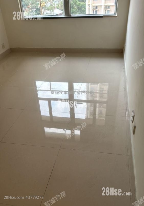 Yau Chui Court Sell 2 Bedrooms , 1 Bathroom 400 ft²
