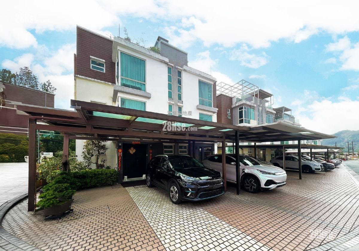 Village Sell 3 Bedrooms , 4 Bathrooms 2,100 ft²