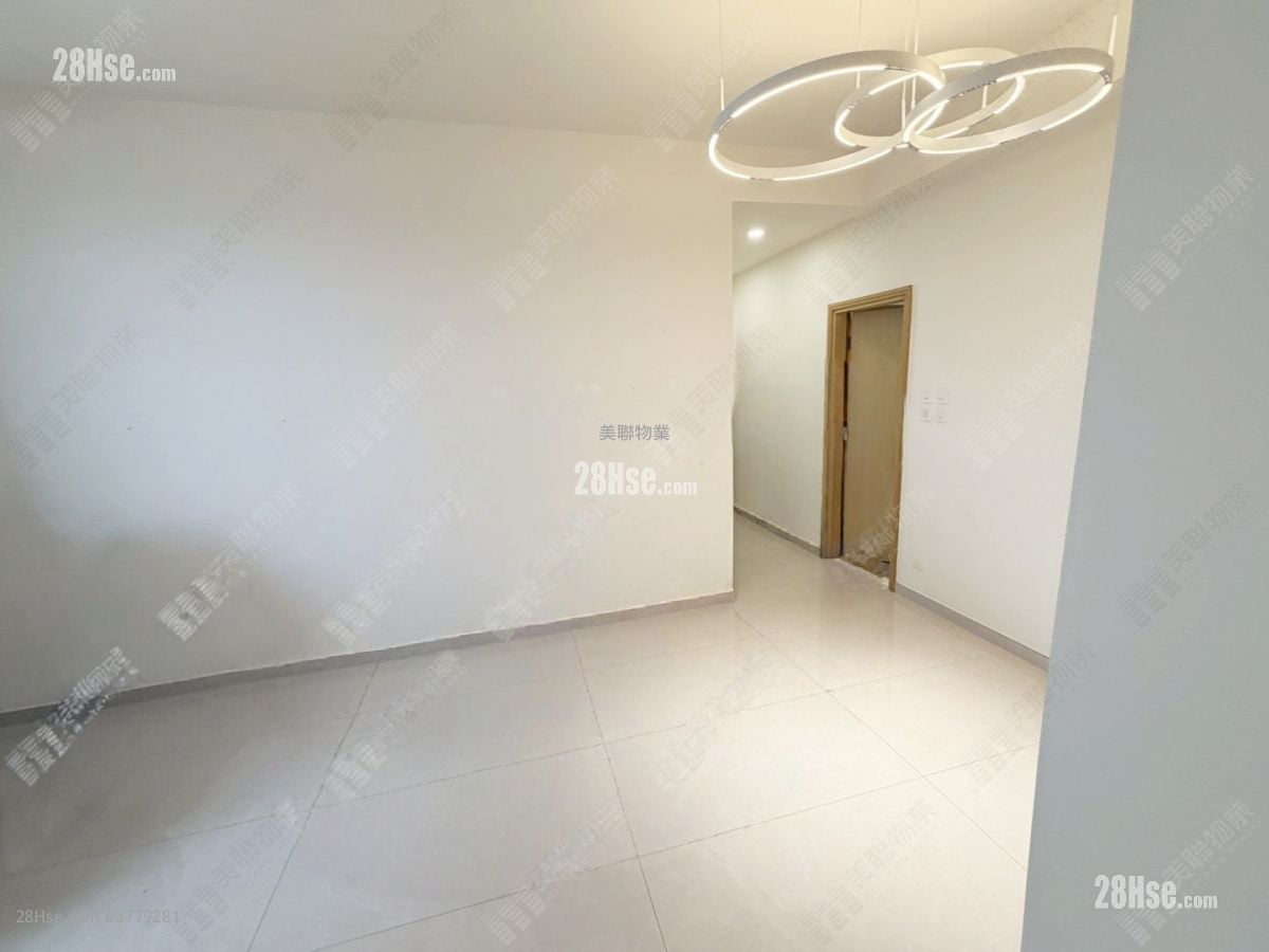 Century Gateway Sell 5+ Bedrooms , 3 Bathrooms 889 ft²