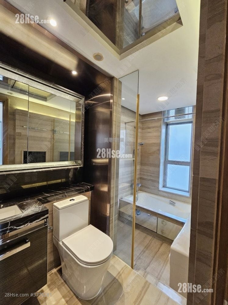 Century Gateway Sell 5+ Bedrooms , 3 Bathrooms 889 ft²