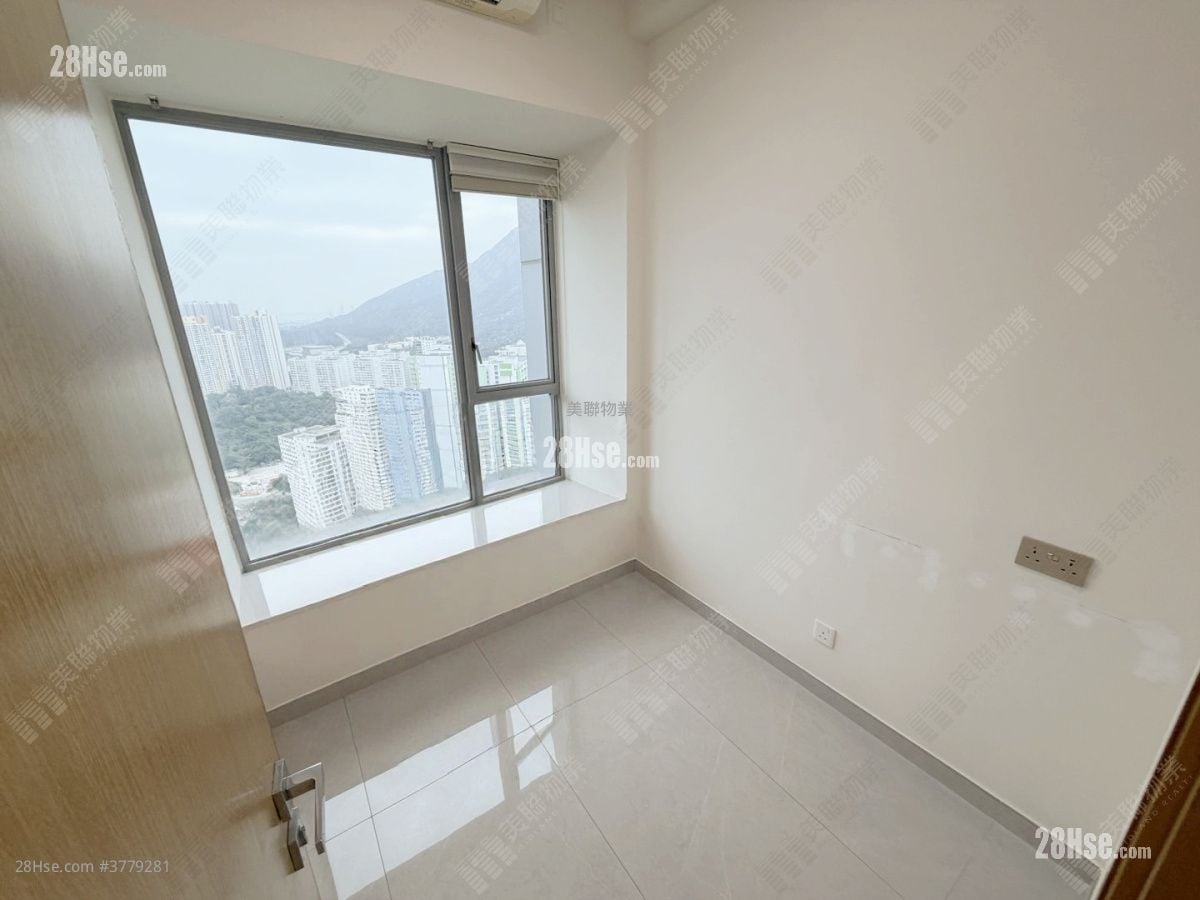 Century Gateway Sell 5+ Bedrooms , 3 Bathrooms 889 ft²