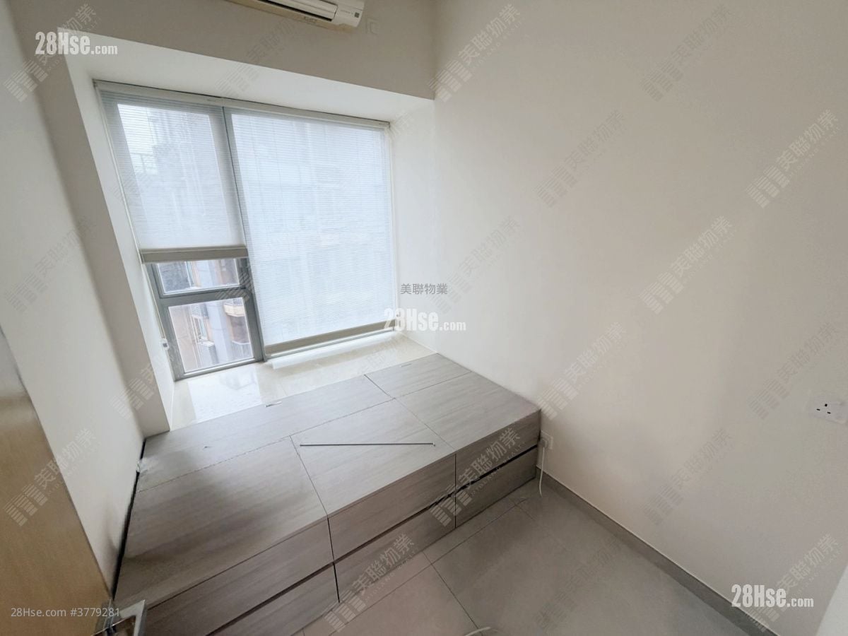 Century Gateway Sell 5+ Bedrooms , 3 Bathrooms 889 ft²