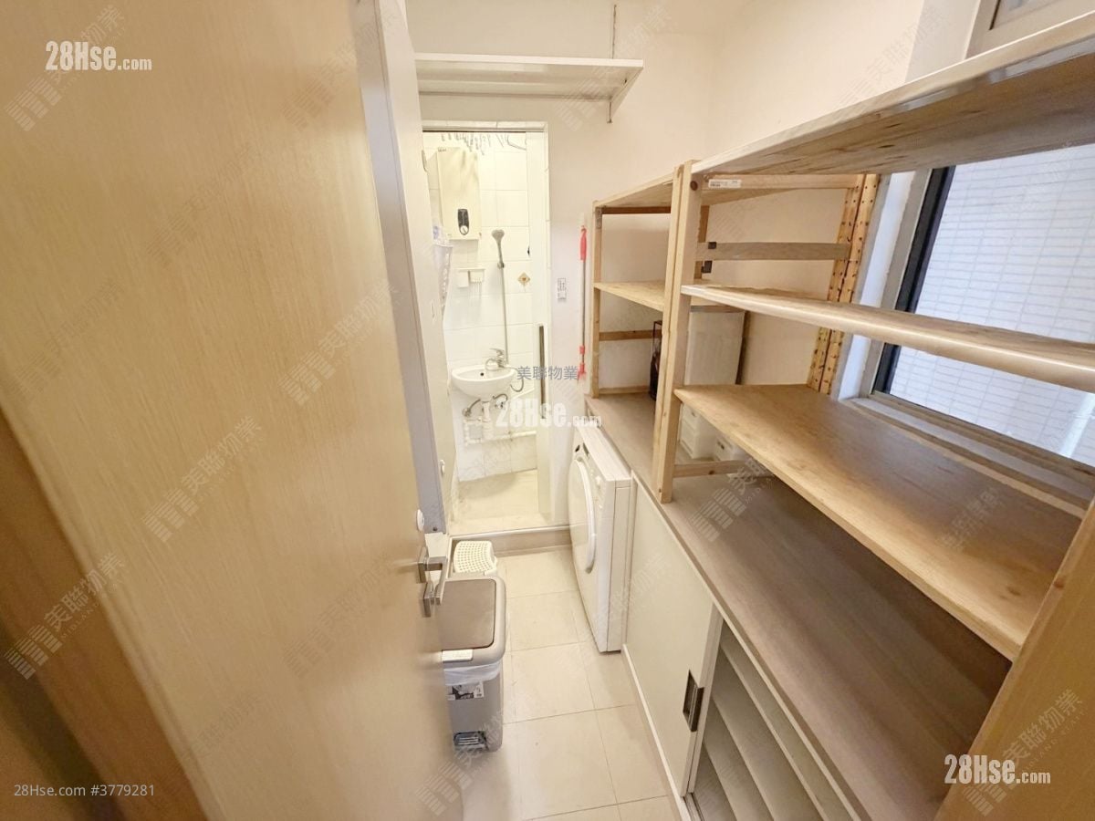 Century Gateway Sell 5+ Bedrooms , 3 Bathrooms 889 ft²