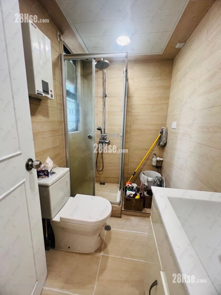 Mansfield Court Sell 3 Bedrooms , 3 Bathrooms 755 ft²