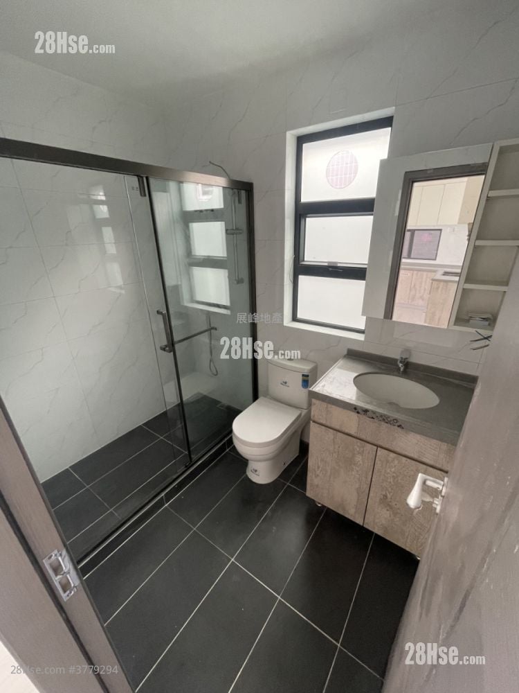 Village Sell 2 Bedrooms , 1 Bathroom 650 ft²