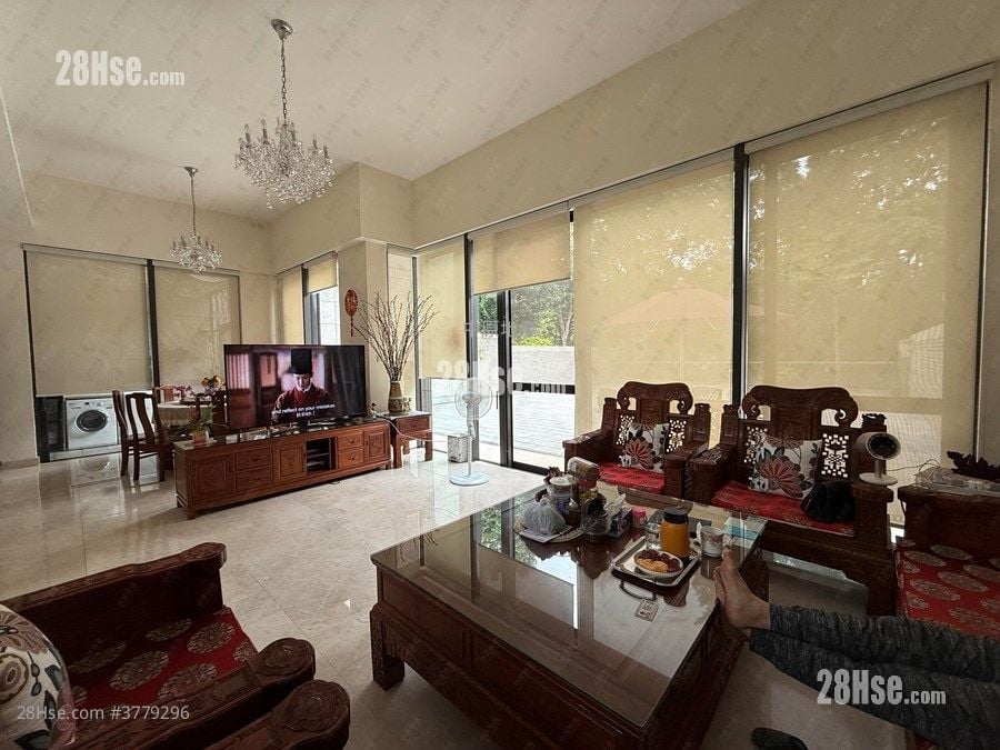 Valais Sell 4 Bedrooms , 5+ Bathrooms 2,771 ft²