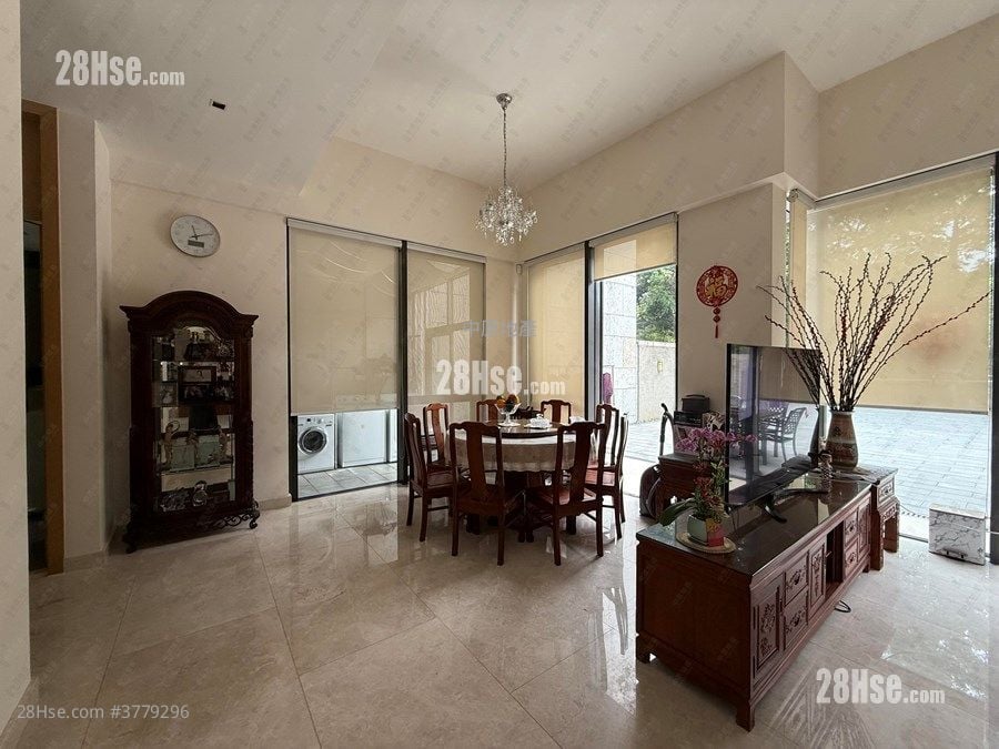 Valais Sell 4 Bedrooms , 5+ Bathrooms 2,771 ft²