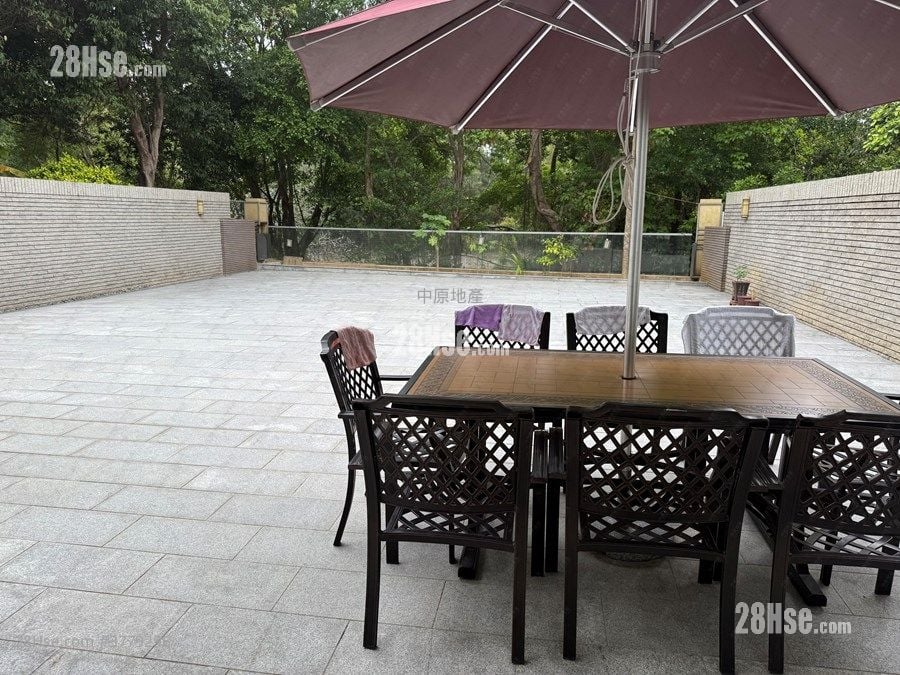 Valais Sell 4 Bedrooms , 5+ Bathrooms 2,771 ft²