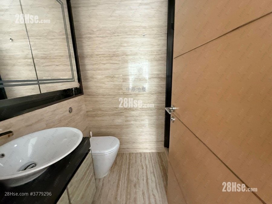 Valais Sell 4 Bedrooms , 5+ Bathrooms 2,771 ft²